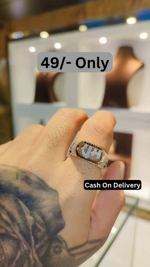 Luxury Gold and Diamond Statement Ring - Image 4