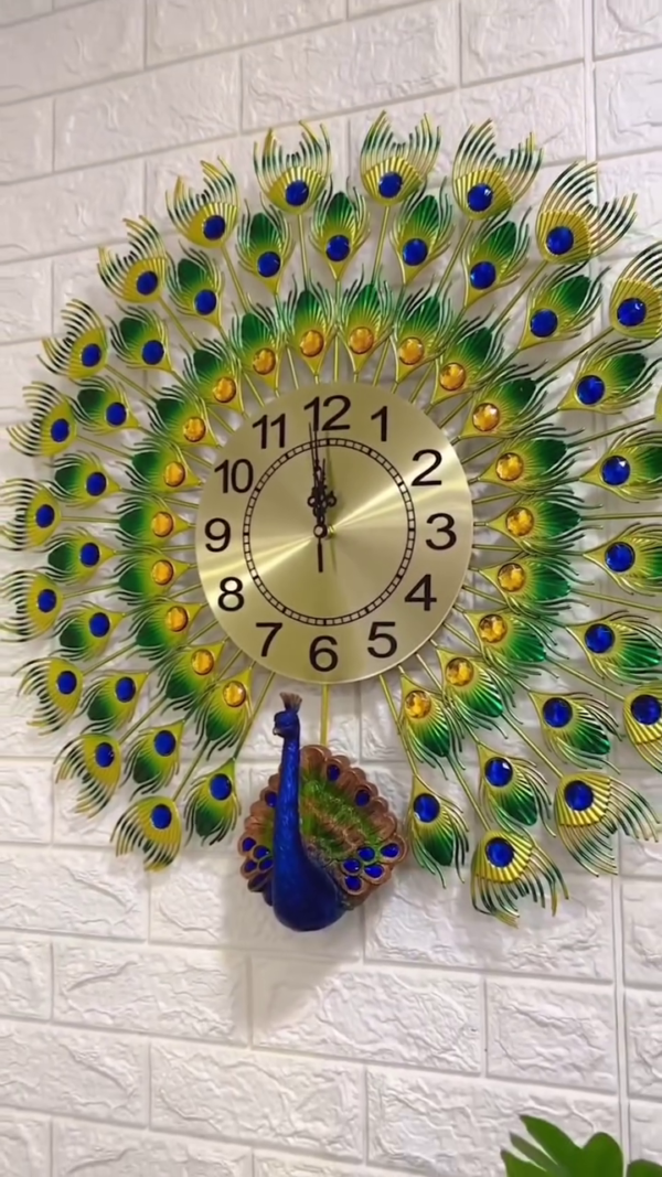 Peacock Feather Wall Clock – Luxury Decorative Timepiece - Image 2