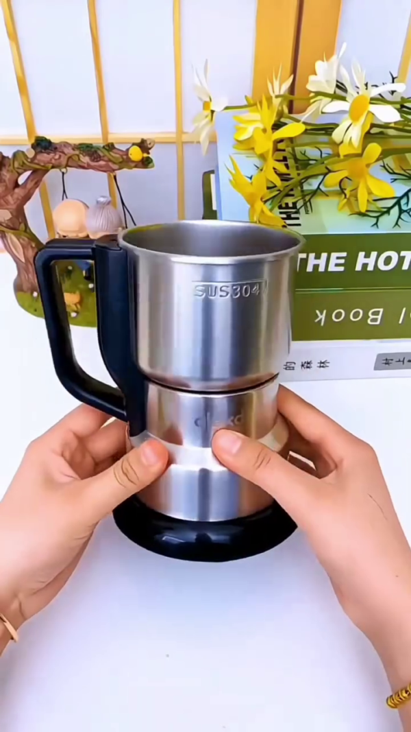 Stainless Steel Travel Electric Kettle ? Compact, Fast-Boiling, and Built for Everyday Use